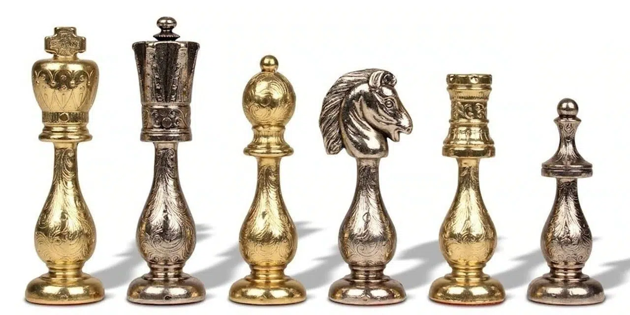 Juego de ajedrez oriental de nogal y arce con compartimento de almacenamiento y juego de ajedrez de latón - Imagen 8