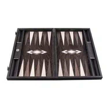 Backgammon de chapa de ébano, tablero abierto visto de frente con marquetería