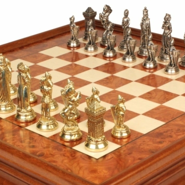 Alternative view of Conjunto Mary Stuart IX Tablero de Ajedrez en Madera de Brezo y Olmo y Juego de Ajedrez en Metal