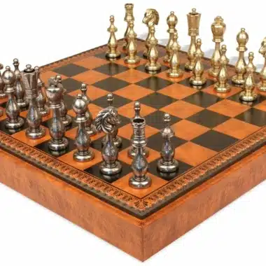 Alternative view of Juego de ajedrez oriental de cuero con almacenamiento y piezas de ajedrez de metal con filigrana