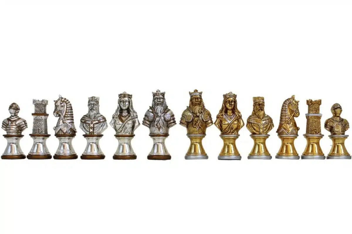 Busto medieval de peltre y juego de ajedrez de mármol - Imagen 2
