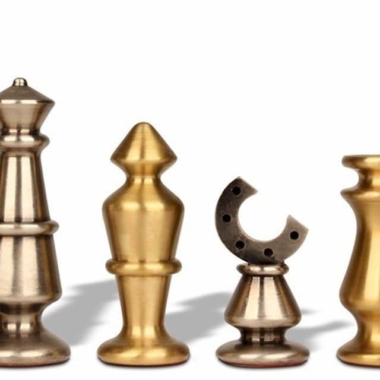 Juego de Ajedrez en Latón Macizo Moderno