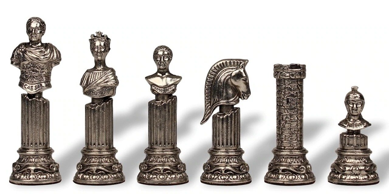 Conjunto Imperio Romano III Tablero de Ajedrez Griego en Madera Maciza Blanca & Juego de Ajedrez en Metal Macizo - Imagen 7
