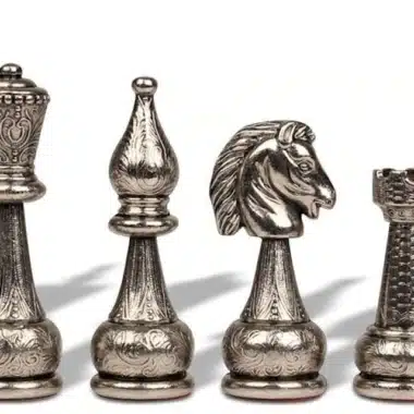 Juego de ajedrez de metal con flores - Imagen 4