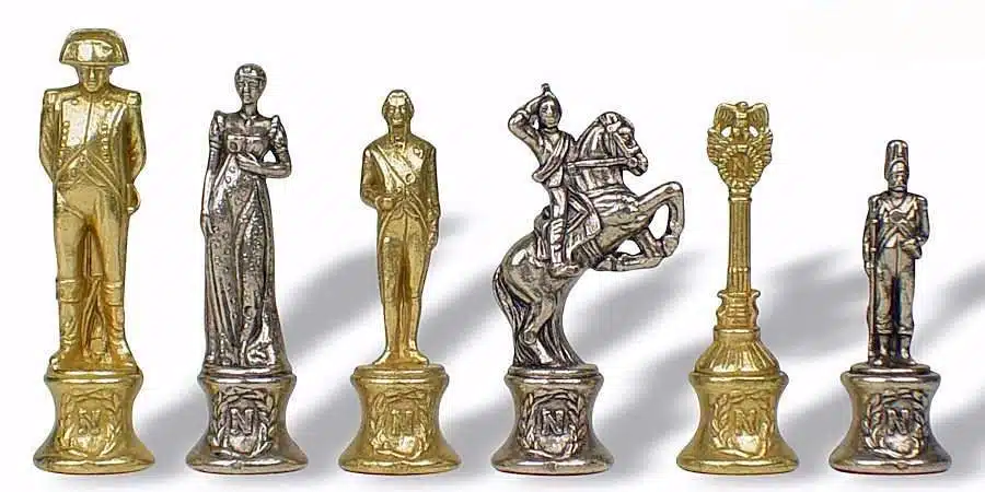 Piezas Napoleón en metal dorado y plateado, dama, caballo y torre