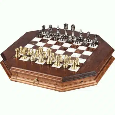 Juego de ajedrez octogonal de madera maciza con cajón de almacenamiento, tapa de alabastro y juego de ajedrez de latón