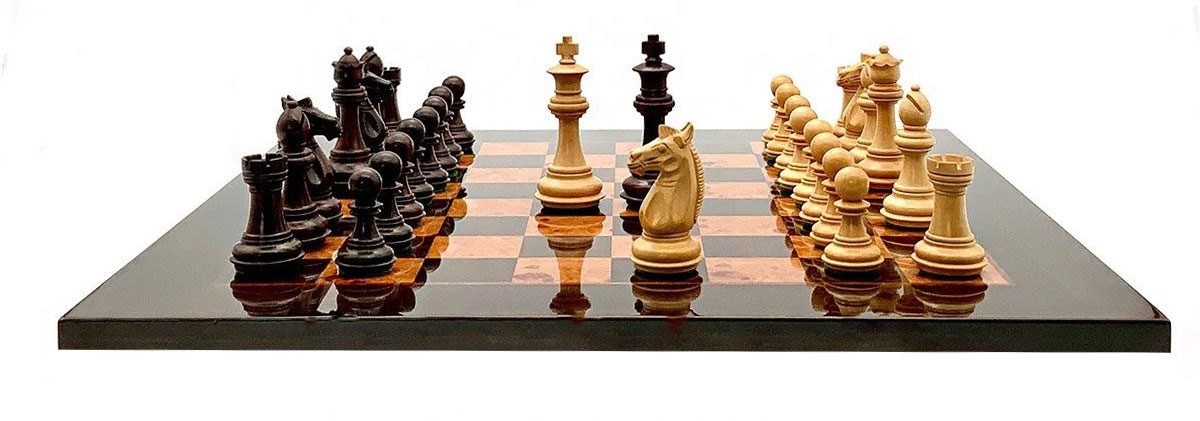 Conjunto "Madera de Antaño II" Tablero de Ajedrez de Madera de Lupa de Madrona, Eucalipto y Brezo y Piezas de Ajedrez de Madera de Rosa - Imagen 2