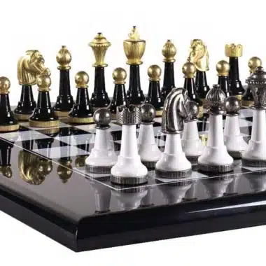 Alternative view of Juego de ajedrez de madera lacada Staunton Design II y juego de ajedrez de metal sólido lacado en blanco y negro