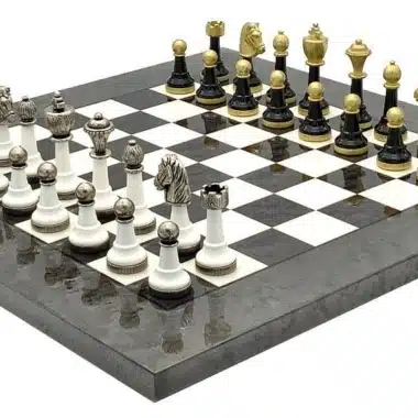Tablero de ajedrez de arce y madera de brezo Staunton Design III y juego de ajedrez de metal y madera