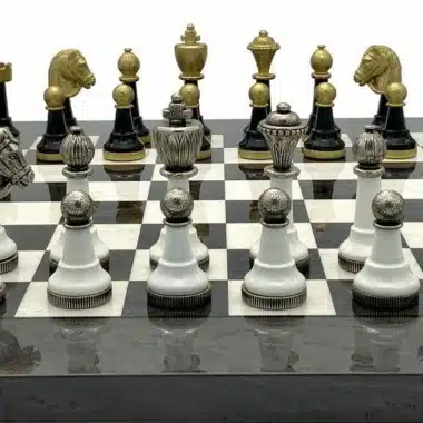 Alternative view of Tablero de ajedrez de arce y madera de brezo Staunton Design III y juego de ajedrez de metal y madera