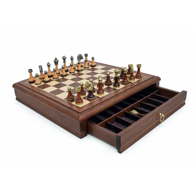 Set Classic XIV con tablero de ajedrez de nogal y cajón de almacenamiento abierto