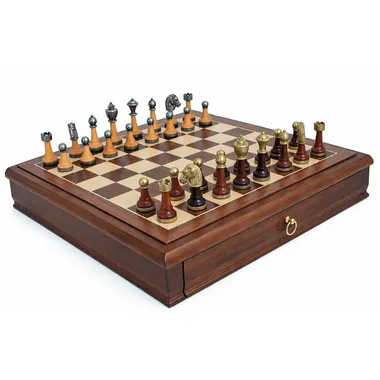 Set Classic XIV visto de lado con piezas de metal y madera colocadas