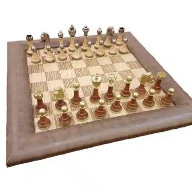 Juego de ajedrez de madera y cuero Copa Cabana y Juego de ajedrez de madera y metal