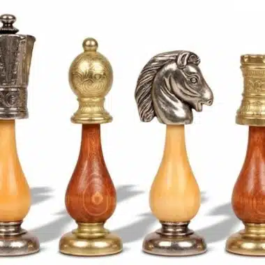 Juego de ajedrez de estilo árabe en metal y madera