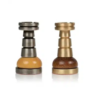 Conjunto de Juego de Ajedrez en Latón Macizo y Madera con Tablero de Ajedrez de Nogal de Brezo Acabado Brillante - Imagen 8