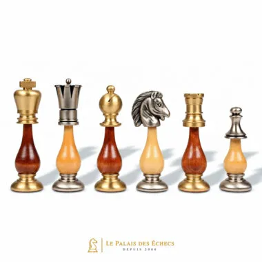 Piezas de ajedrez Oriental en madera y latón, acabados plateado y dorado