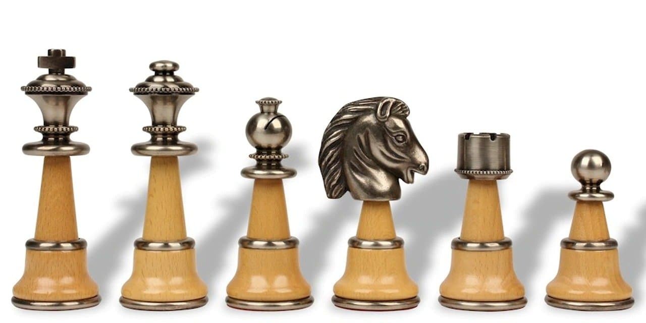 Chess set - Ajedrez del Real Madrid con trofeos - Wood and metal