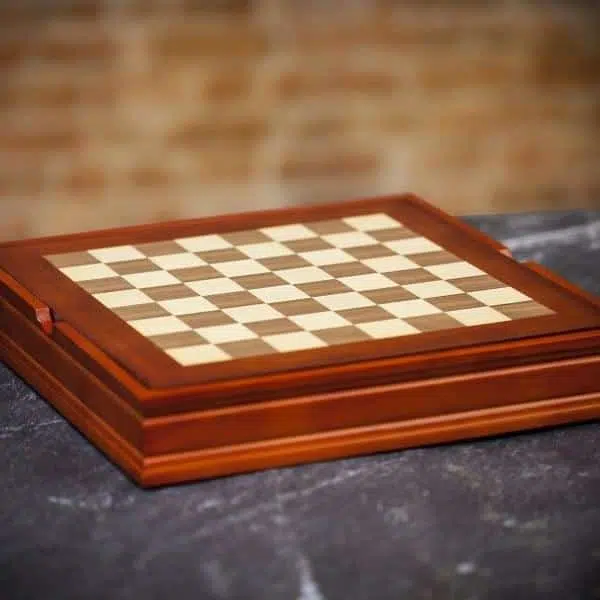 Conjunto Staunton Tablero de Ajedrez de Madera de Nogal y Arce y Piezas de Ajedrez de Latón Macizo - Imagen 10
