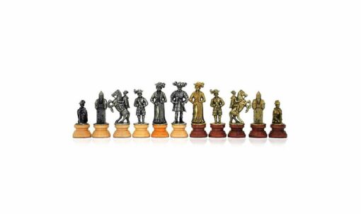 Juego de ajedrez "Lanzichenecchi" en madera de nogal y arce y juego de ajedrez en metal y madera maciza