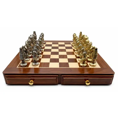Set Medieval IV con tablero de ajedrez en arce y piezas metálicas doradas y plateadas