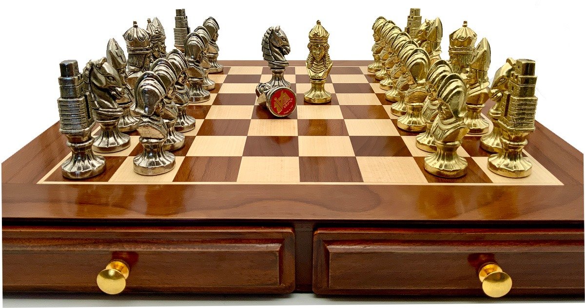 Conjunto Medieval IV Tablero de Ajedrez de Madera de Arce & Juego de Ajedrez de Metal - Imagen 4