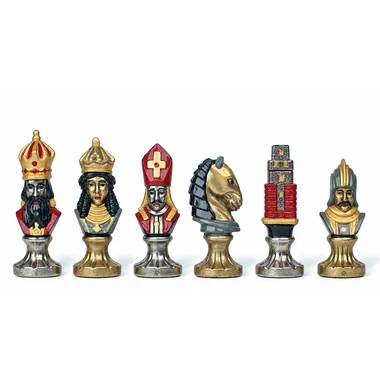 Piezas de ajedrez Medieval II: rey, obispo, caballo y torre en metal pintado