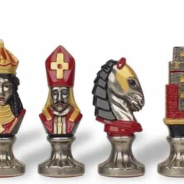 Alternative view of Juego de ajedrez medieval de metal pintado a mano II