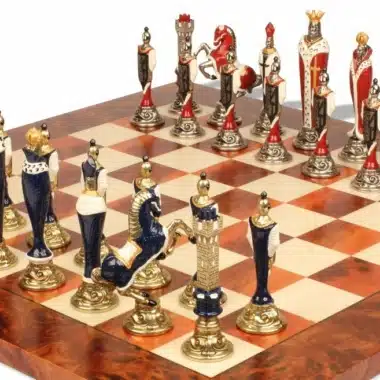 Alternative view of Conjunto Renacimiento Alta Gama II Tablero de Ajedrez de Madera & Juego de Ajedrez de Metal Pintado a Mano