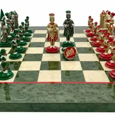 Alternative view of Juego de ajedrez de madera de olivo Camelot King Arthur V y juego de ajedrez de metal sólido pintado a mano