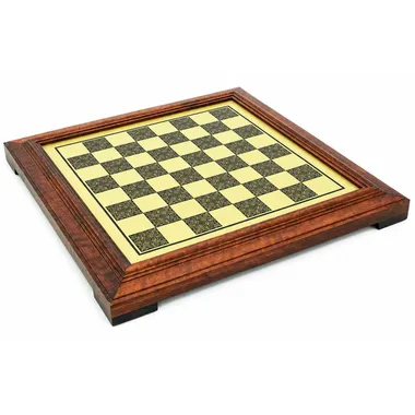 Tablero de ajedrez con pie de madera maciza, vista frontal con casillas efecto latón