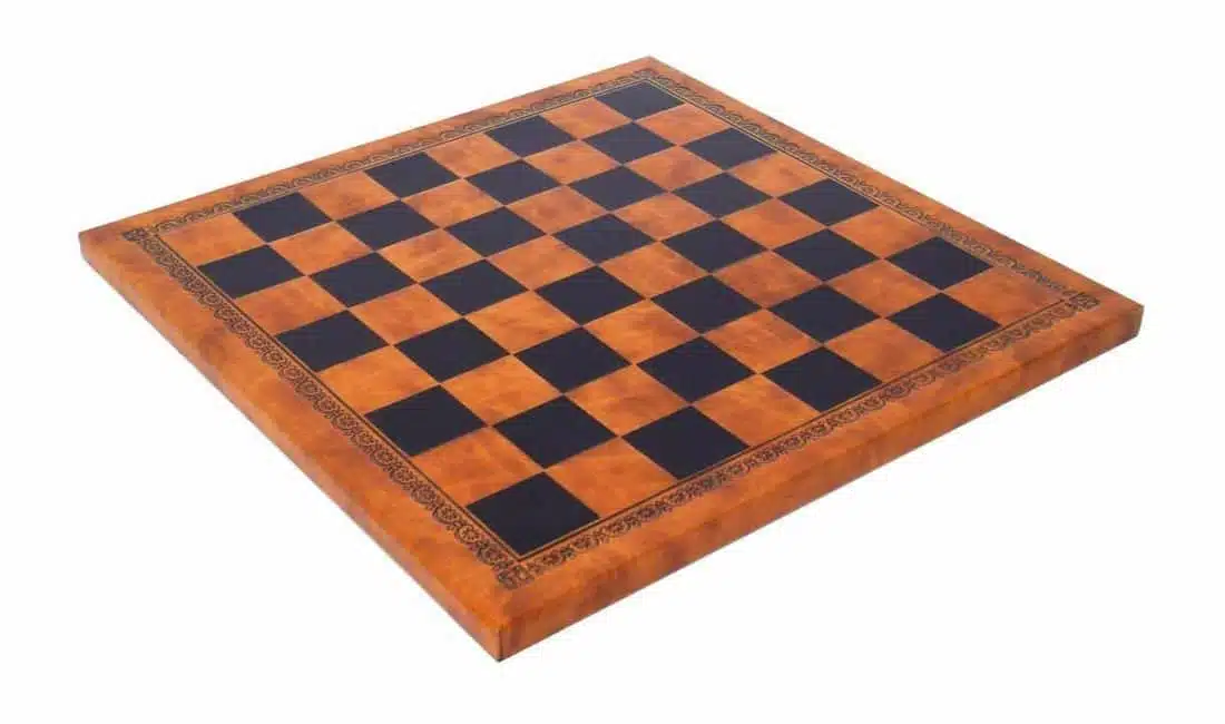 Tablero de ajedrez de cuero artificial "Camelot King Arthur II" y juego de ajedrez de madera y metal