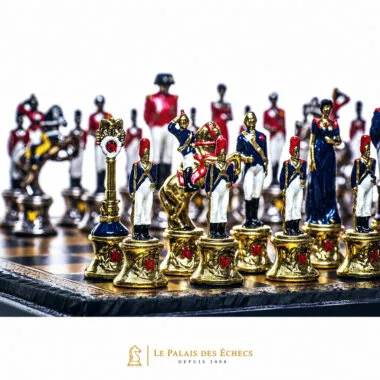 Detalle de las piezas Napoleón en metal pintado, caballo y rey en primer plano