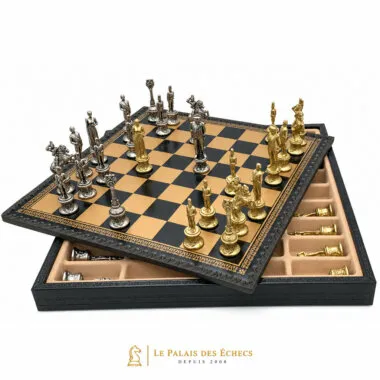 Tablero de ajedrez Napoleon abierto mostrando la caja de almacenamiento interior para las piezas