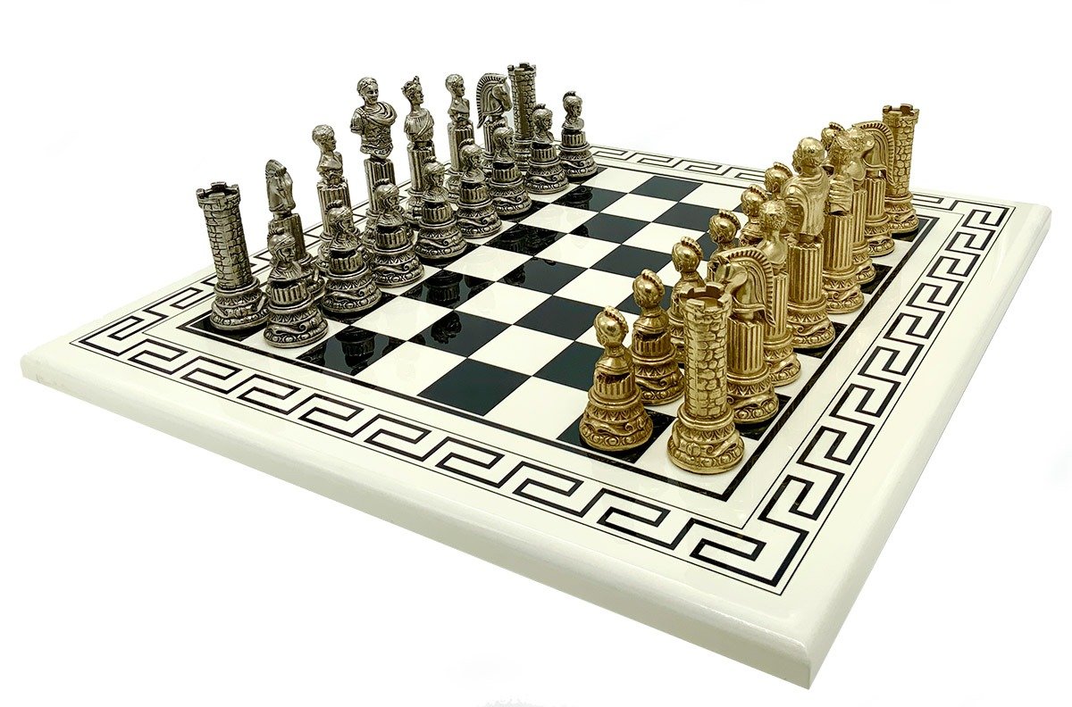 Conjunto Imperio Romano III Tablero de Ajedrez Griego en Madera Maciza Blanca & Juego de Ajedrez en Metal Macizo