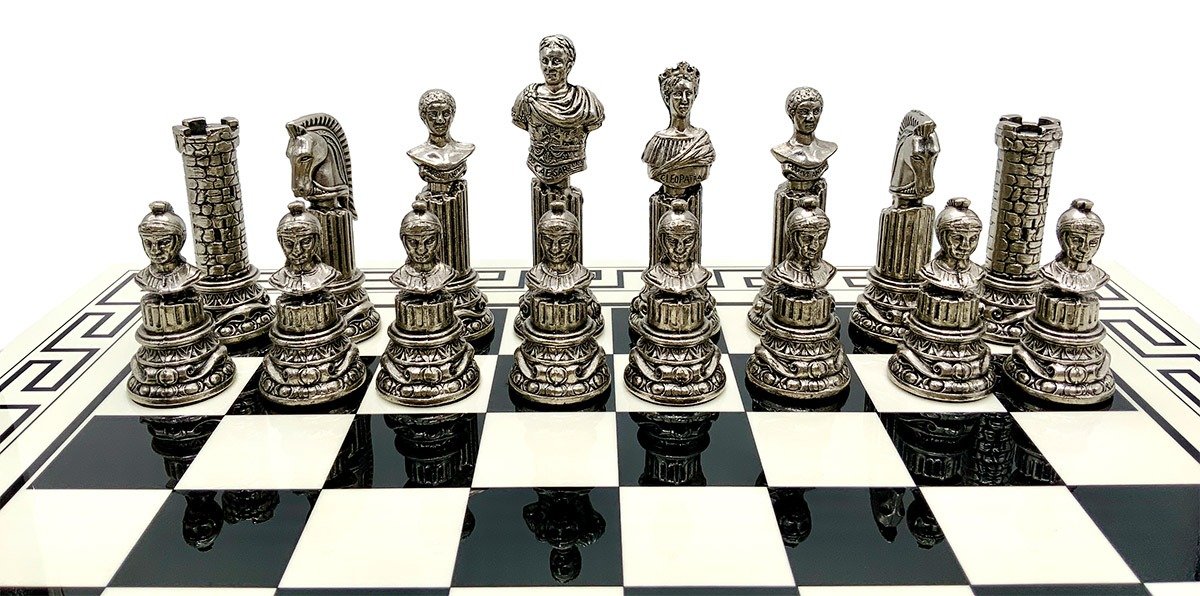 Conjunto Imperio Romano III Tablero de Ajedrez Griego en Madera Maciza Blanca & Juego de Ajedrez en Metal Macizo - Imagen 4
