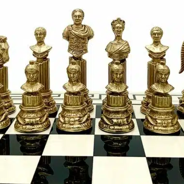 Piezas doradas Empire Romain III bustos romanos detallados sobre el tablero