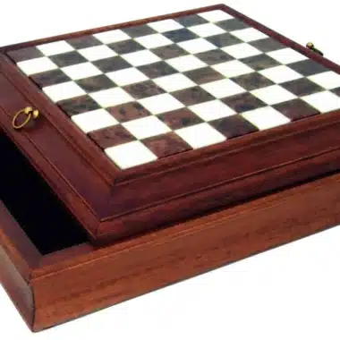 Tablero de Ajedrez de Madera Maciza y Alabastro con Compartimento de Almacenamiento y Anillos