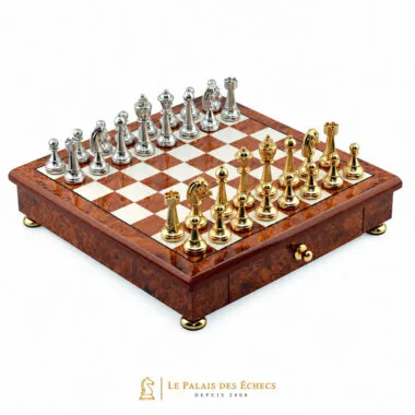 Juego Classic Flower 5 visto de frente con piezas doradas y plateadas colocadas