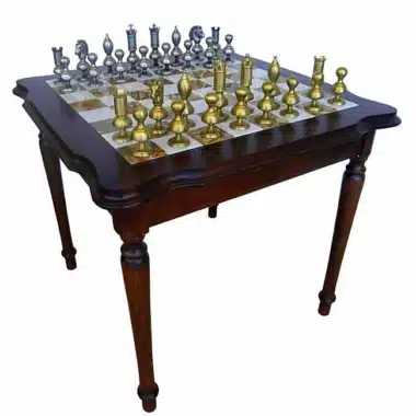 Conjunto Gigante Contemporáneo Mesa de Ajedrez de Madera, Ónix, Alabastro de Toscana y Mármol de Carrara & Juego de Ajedrez de Latón