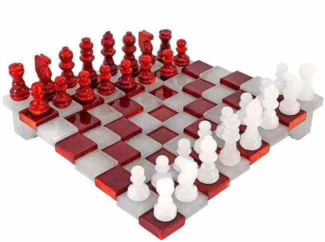 Tablero de ajedrez y juego de ajedrez 3D "rojo y blanco" en alabastro de Volterra