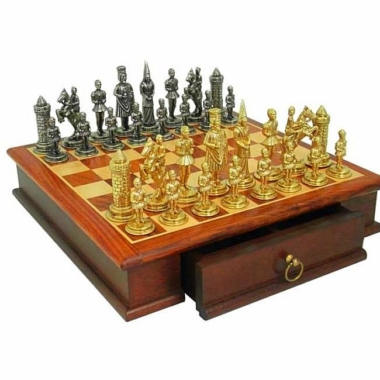 Conjunto Camelot Rey Arturo I Tablero de Ajedrez de Madera de Rosa & Juego de Ajedrez de Metal Macizo