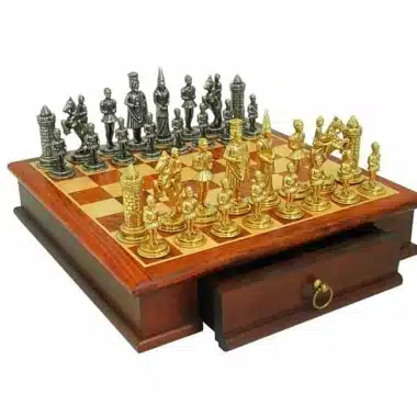 Conjunto Camelot Rey Arturo I Tablero de Ajedrez de Madera de Rosa & Juego de Ajedrez de Metal Macizo