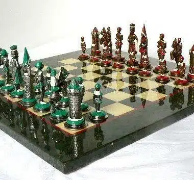 Juego de ajedrez de madera de olivo Camelot King Arthur V y juego de ajedrez de metal sólido pintado a mano - Imagen 3
