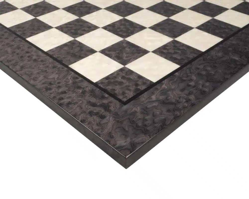 Juego de ajedrez moderno de madera de brezo y arce gris y juego de ajedrez de madera lacada en blanco y negro - Imagen 10