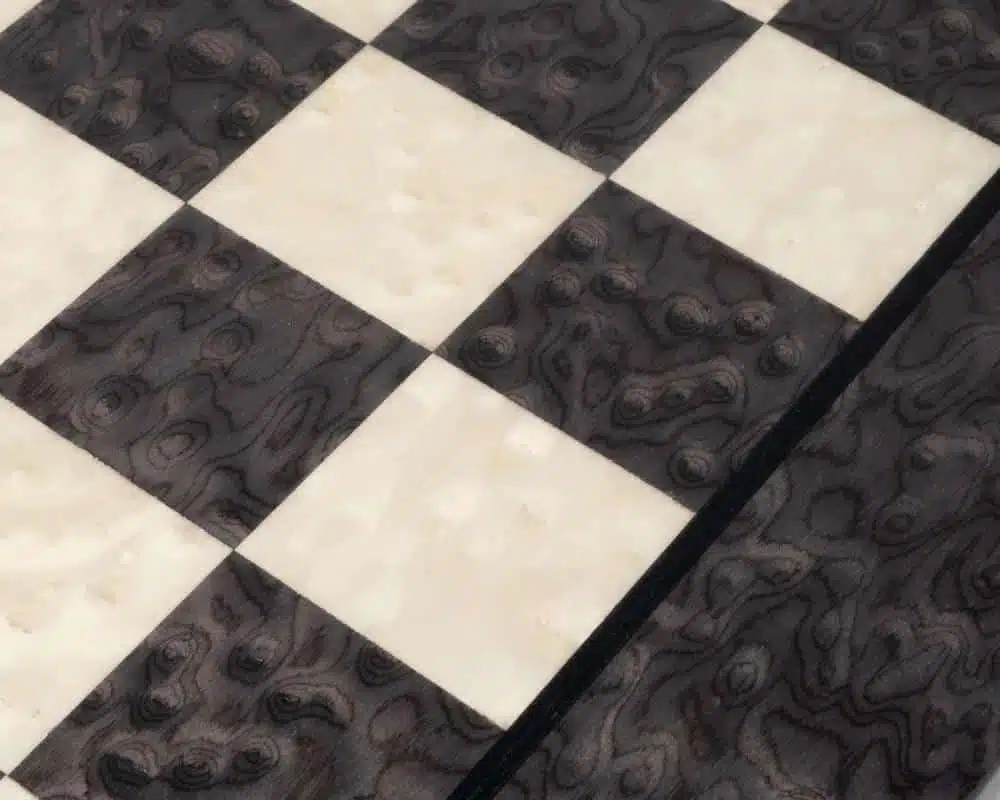 Juego de ajedrez moderno de madera de brezo y arce gris y juego de ajedrez de madera lacada en blanco y negro - Imagen 11
