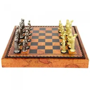 Juego de ajedrez medieval de cuero y juego de ajedrez de metal macizo