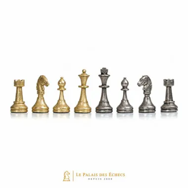 Juego de ajedrez Mignon Flower, piezas doradas y plateadas alineadas