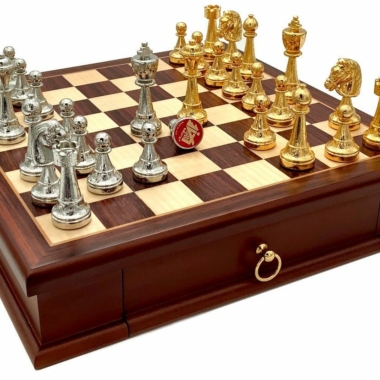 Conjunto Classic Flower 3 Tablero de Ajedrez con Cajón de Almacenamiento de Madera y Juego de Ajedrez de Metal Chapado en Oro y Plata