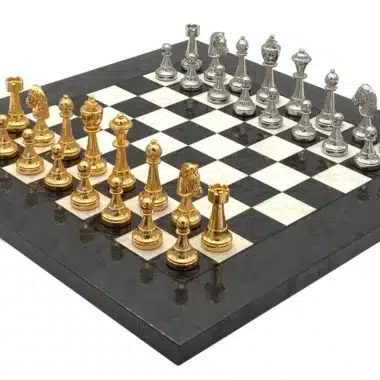 Juego de ajedrez clásico de 4 tableros de madera de arce y brezo y juego de ajedrez de metal bañado en oro y plata