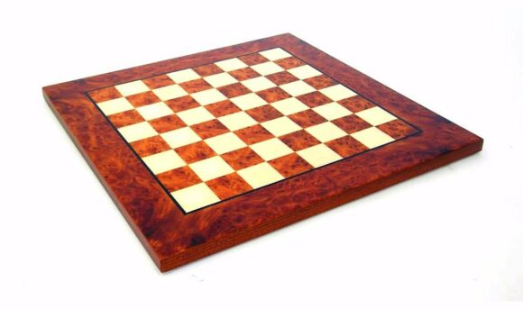 Juego "Staunton Piccolo" Tablero de ajedrez de madera de brezo y olmo y juego de ajedrez de latón macizo